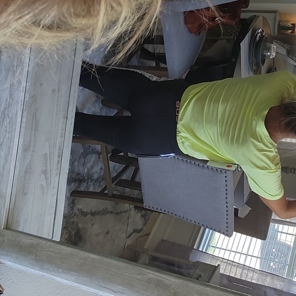 Yogalicious NWT - Picture 3 of 9